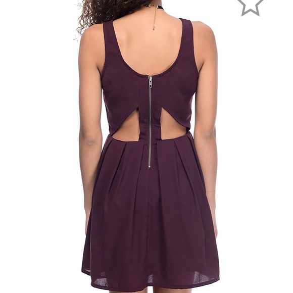 Empyre Caireann Burgundy Cutout Dress - Picture 7 of 10